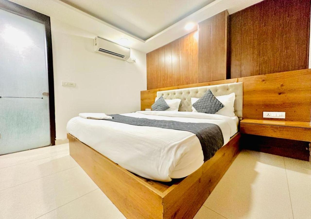 Hotel The Glory Near Delhi International Airport New Delhi Exterior photo